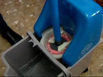 Inventos españoles: de la fregona... a la grapadora Inventos españoles: de la fregona... a la grapadora