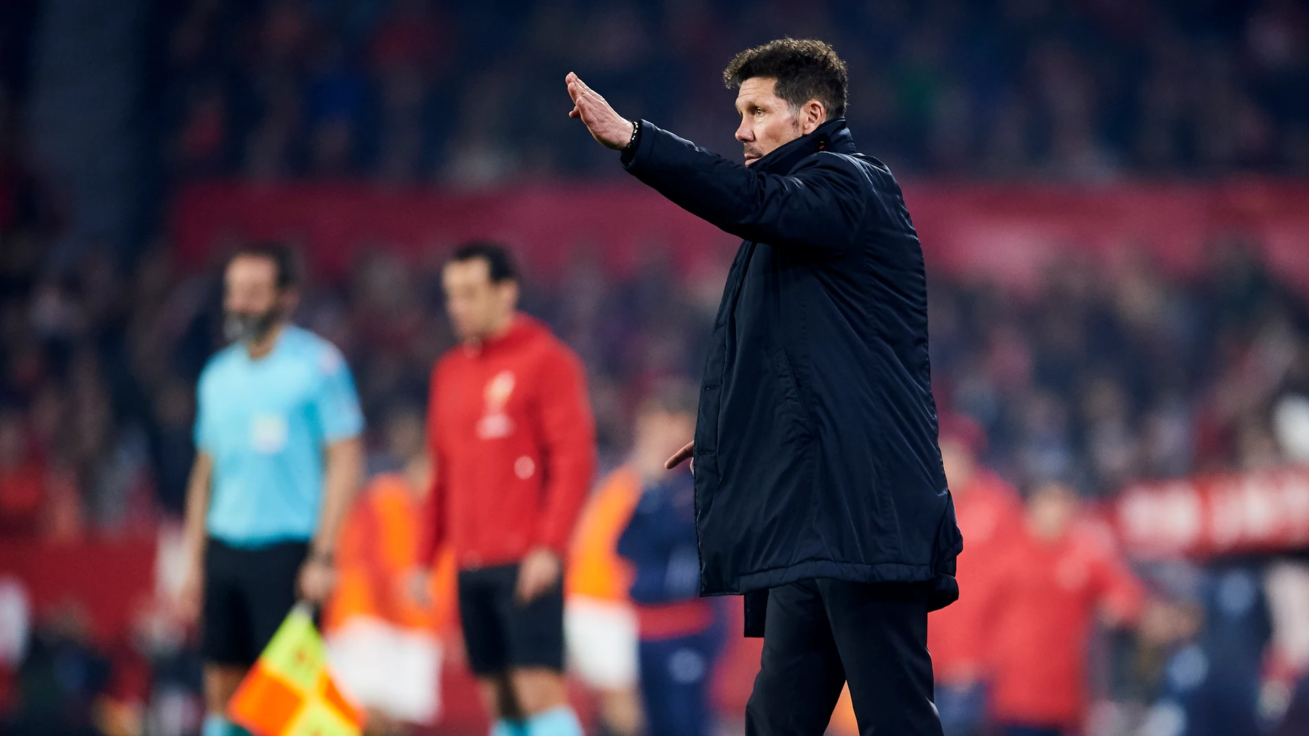Simeone, en la banda durante un partido del Atlético Simeone, en la banda durante un partido del Atlético