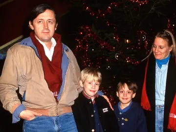 Macaulay Culkin junto a sus padres y su hermano Kieran Macaulay Culkin junto a sus padres y su hermano Kieran