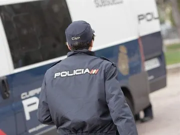 Imagen de un agente de la Policía Nacional Imagen de un agente de la Policía Nacional