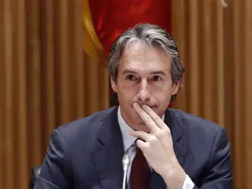 El ministro de Fomento, Íñigo de la Serna, durante su comparecencia El ministro de Fomento, Íñigo de la Serna, durante su comparecencia