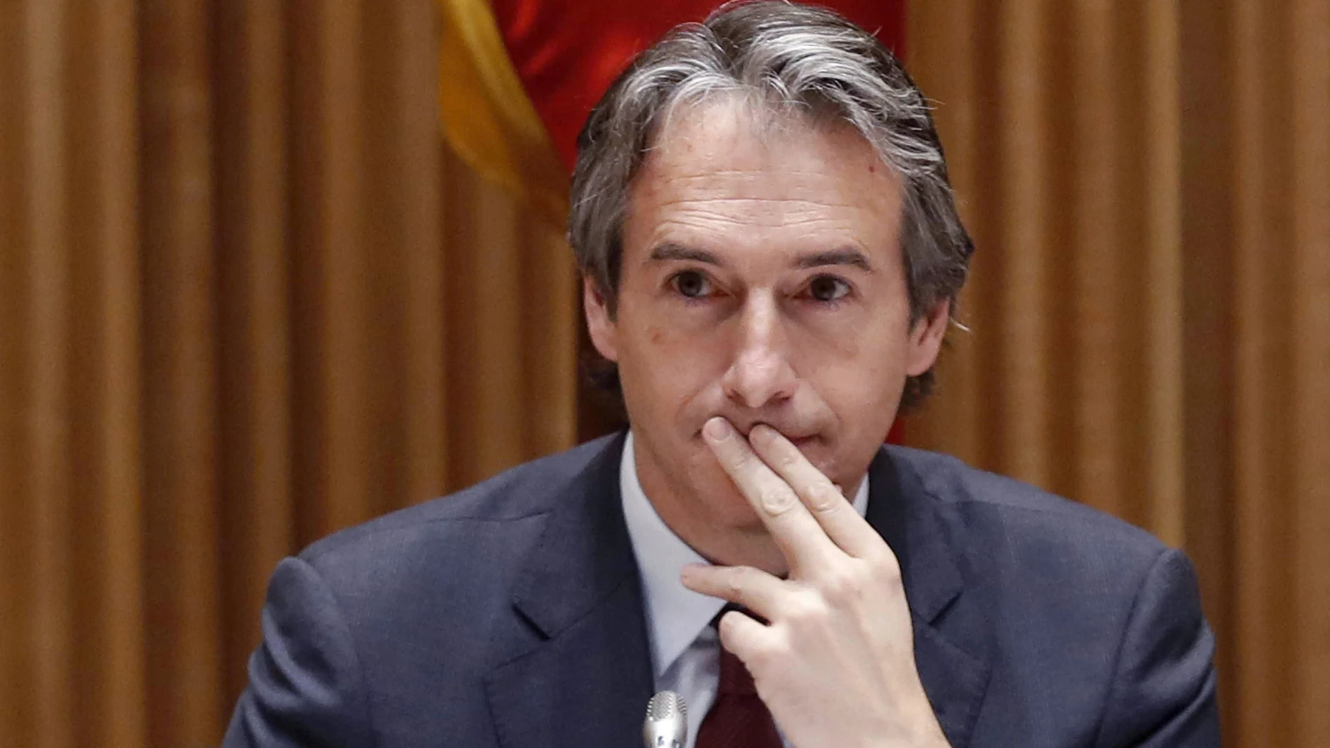 El ministro de Fomento, Íñigo de la Serna, durante su comparecencia El ministro de Fomento, Íñigo de la Serna, durante su comparecencia