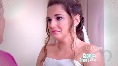 Un desmayo, un matrimonio con química y una luna de miel de postureo Un desmayo, un matrimonio con química y una luna de miel de postureo