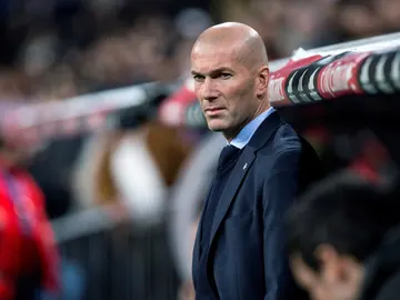 Zidane, en la banda del Santiago Bernabéu Zidane, en la banda del Santiago Bernabéu