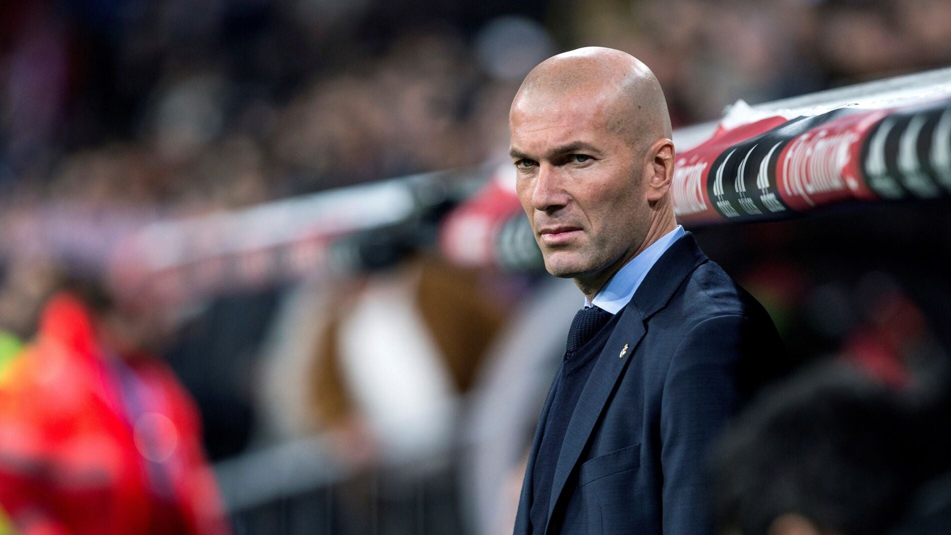 Zidane, en la banda del Santiago Bernab&eacute;u