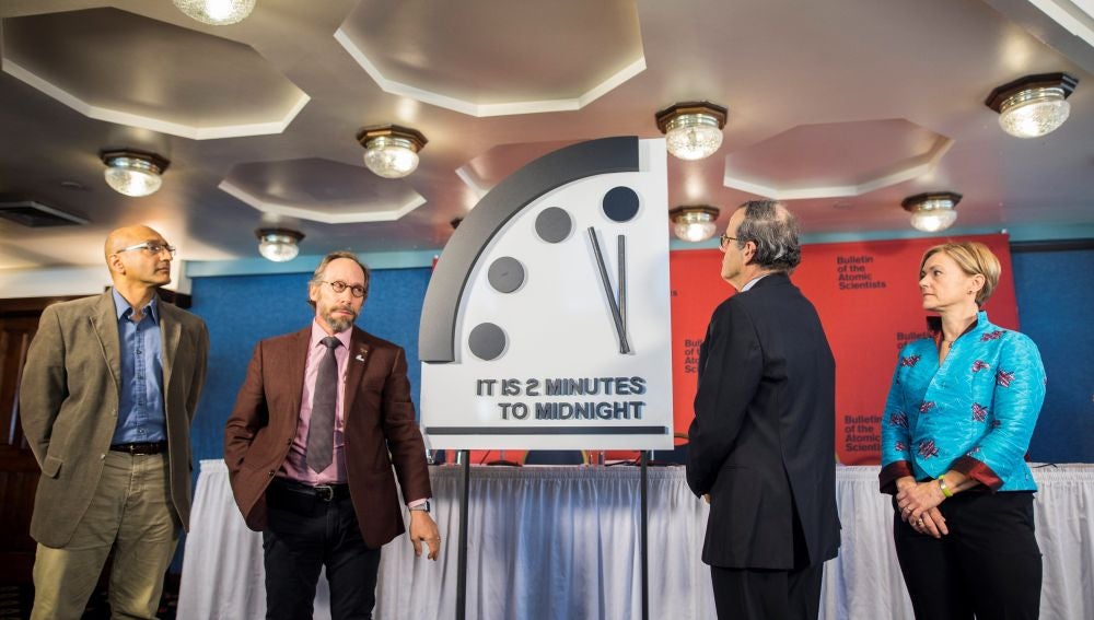 Científicos colocan el 'Reloj del Juicio Final' a dos minutos del apocalipsis