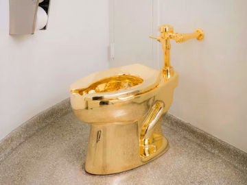 El inodoro de oro ofrecido a Donald Trump