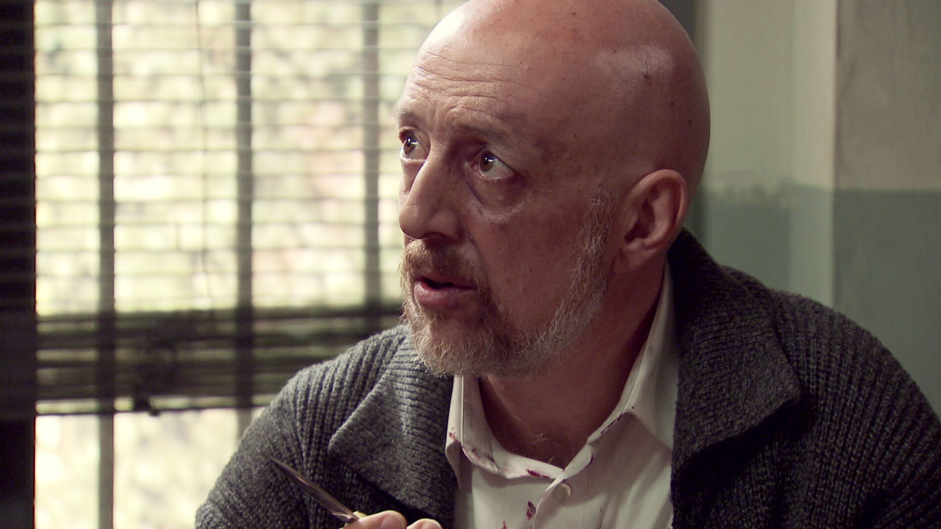 Benito logra visitar a su amigo Juli&aacute;n en el calabozo