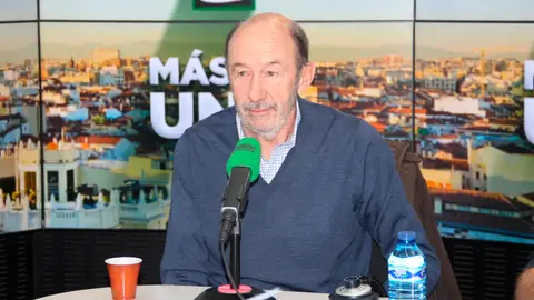 Alfredo Pérez Rubalcaba en Onda Cero Alfredo Pérez Rubalcaba durante una entrevista en Onda Cero