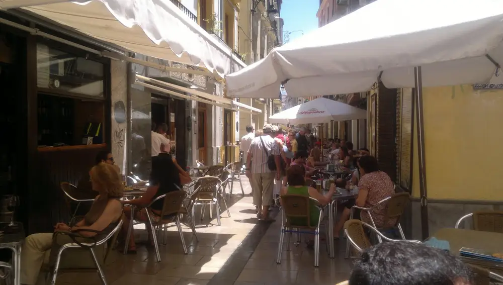 La calle Navas, una garantía en Granada.