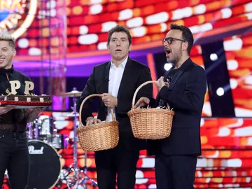 Àngel Llàcer y Manel Fuentes celebran su cumpleaños a lo grande en 'Tu cara me suena' Àngel Llàcer y Manel Fuentes celebran su cumpleaños a lo grande en 'Tu cara me suena'