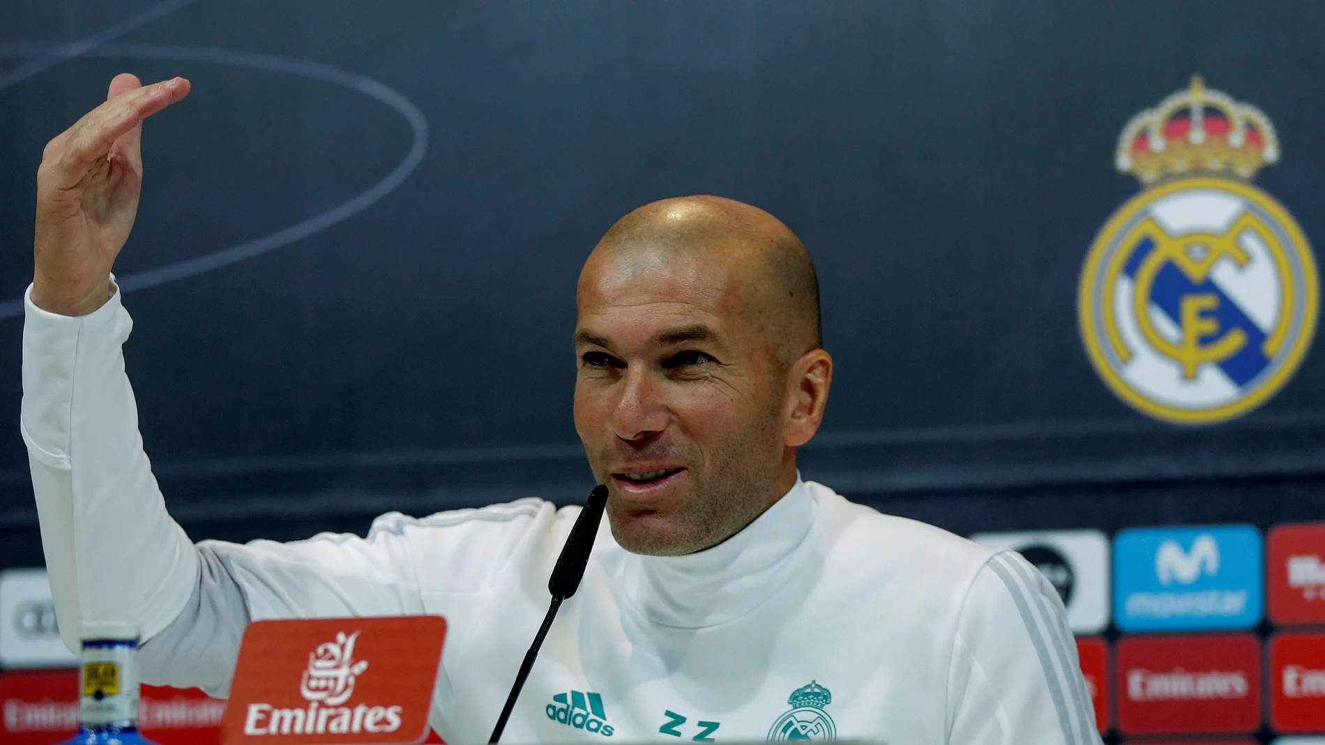 Zidane durante la rueda de prensa Zidane durante la rueda de prensa