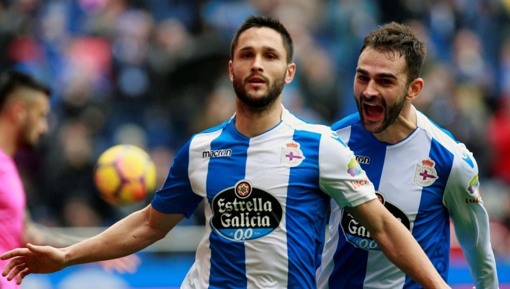 Andone celebrando el gol
