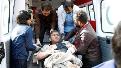 Al menos 103 muertos y 235 heridos por una potente explosión en el centro de Kabul