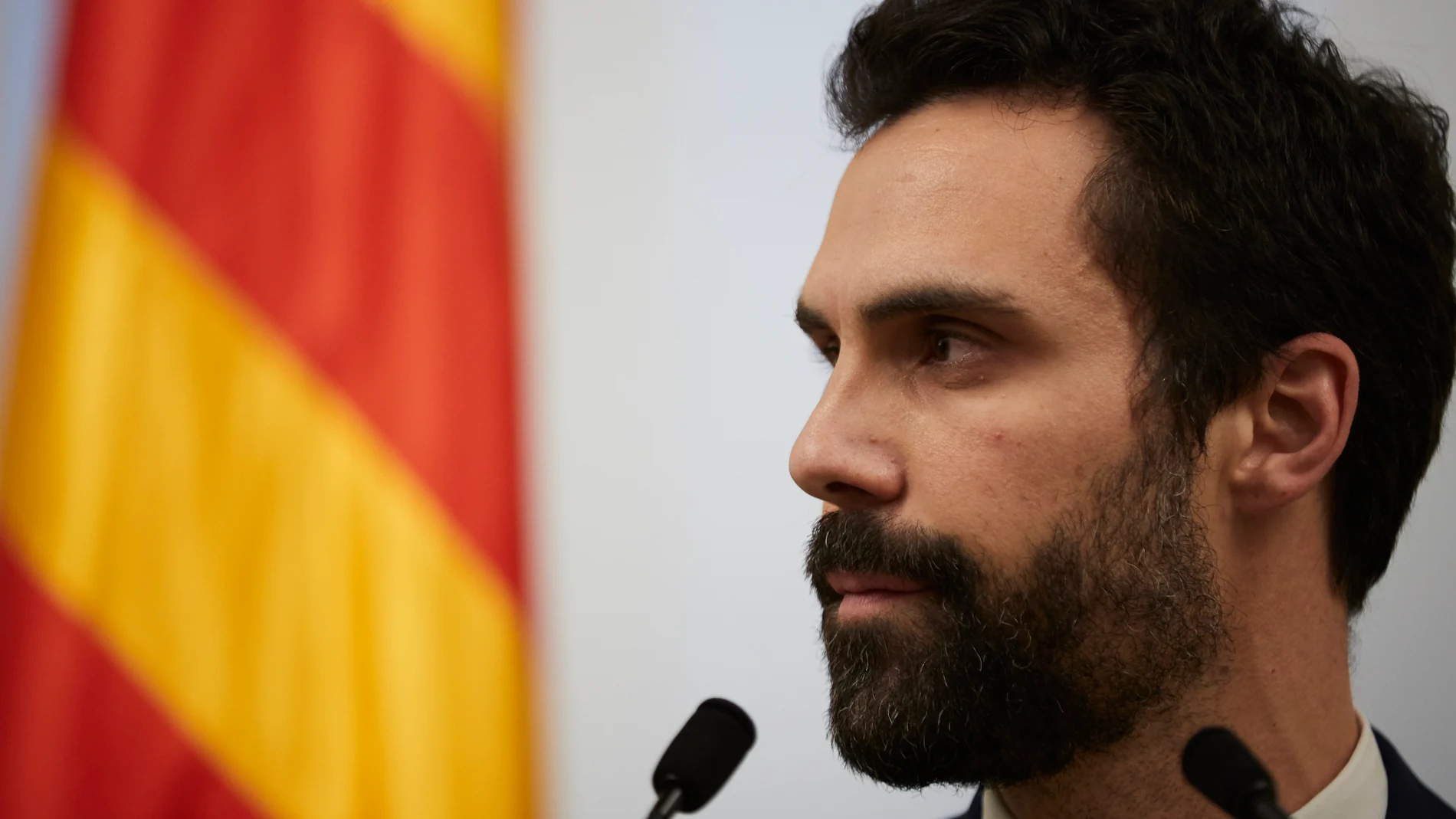 El presidente del Parlament, Roger Torrent (ERC), durante una comparecencia en Barcelona El presidente del Parlament, Roger Torrent (ERC), durante una comparecencia en Barcelona