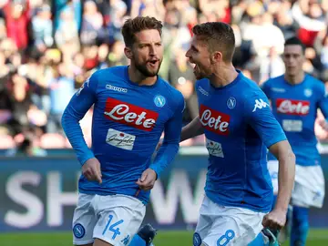 Mertens celebrando el gol ante el Bolonia Mertens celebrando el gol ante el Bolonia