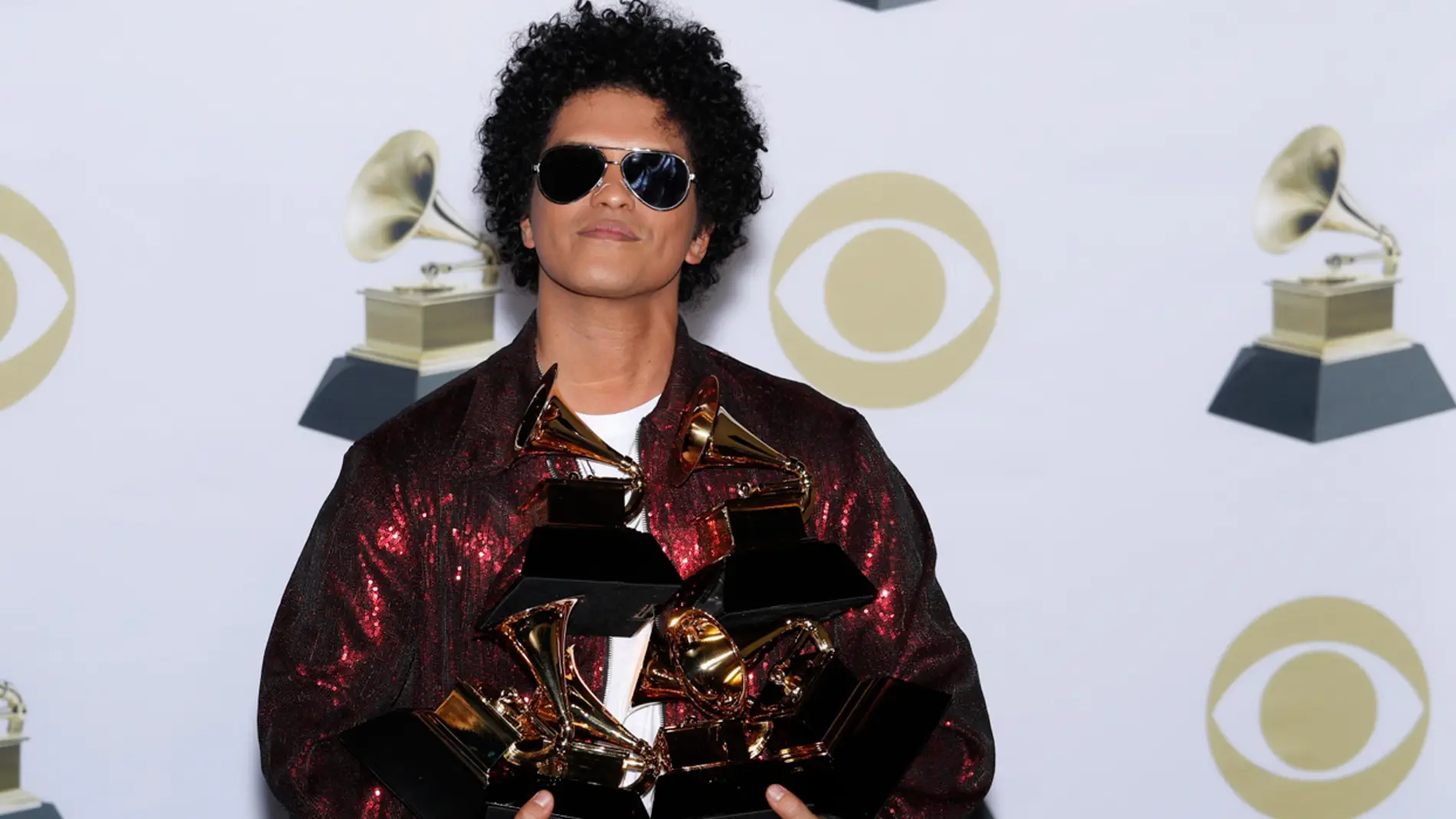 Bruno Mars tras ganar el premio Grammy