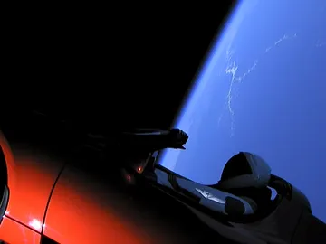 El Tesla Roadster en el espacio El Tesla Roadster en el espacio
