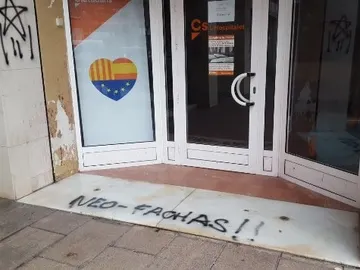 Pintadas en la sede de Ciudadanos en Hospitalet de Llobregat Pintadas en la sede de Ciudadanos en Hospitalet de Llobregat