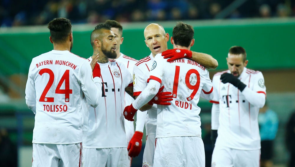 Los jugadores del Bayern, felices tras un gol