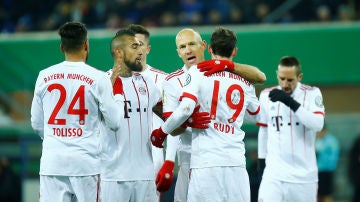 Los jugadores del Bayern, felices tras un gol