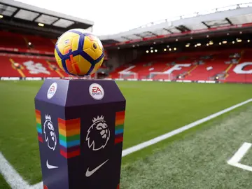 El balón de la Premier League, en Anfield antes de un partido El balón de la Premier League, en Anfield antes de un partido
