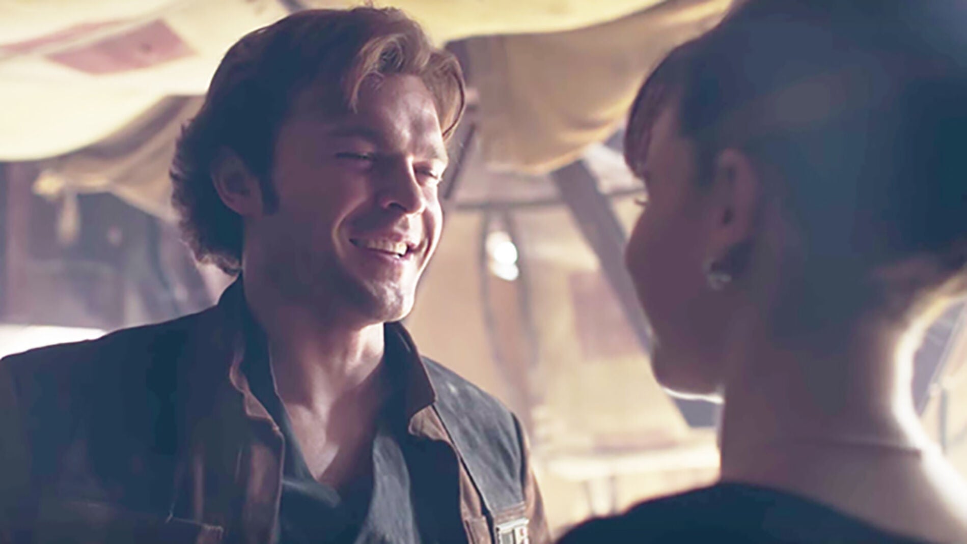 Alden Ehrenreich y Emilia Clarke