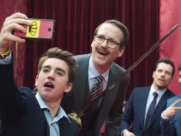 El Ministro Ocaña condecora al sobrino del Rey como duque de Magaluf El Ministro Ocaña condecora al sobrino del Rey como duque de Magaluf