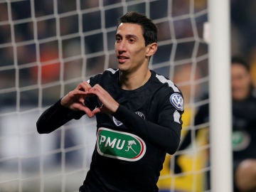 Di María celebra su gol con el PSG