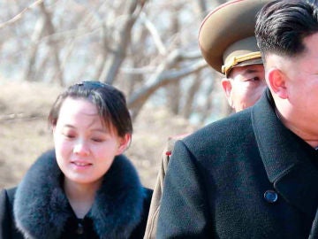 Kim Jong-un con su hermana pequeña Kim Yo-jong