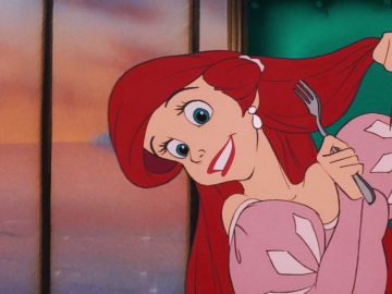 Ariel con un tenedor se apaña