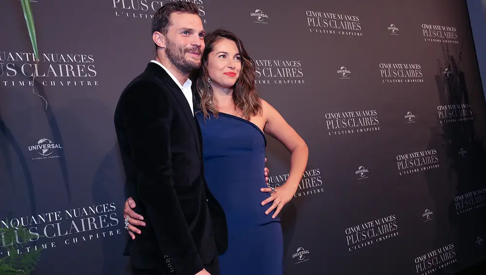 Jamie Dornan junto a su mujer, Amelia Warner