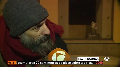 Una persona 'sin techo' que duerme en la calle en Madrid Una persona 'sin techo' que duerme en la calle en Madrid