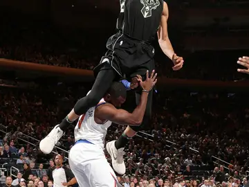 El mate de Antetokounmpo en el Madison El mate de Antetokounmpo en el Madison