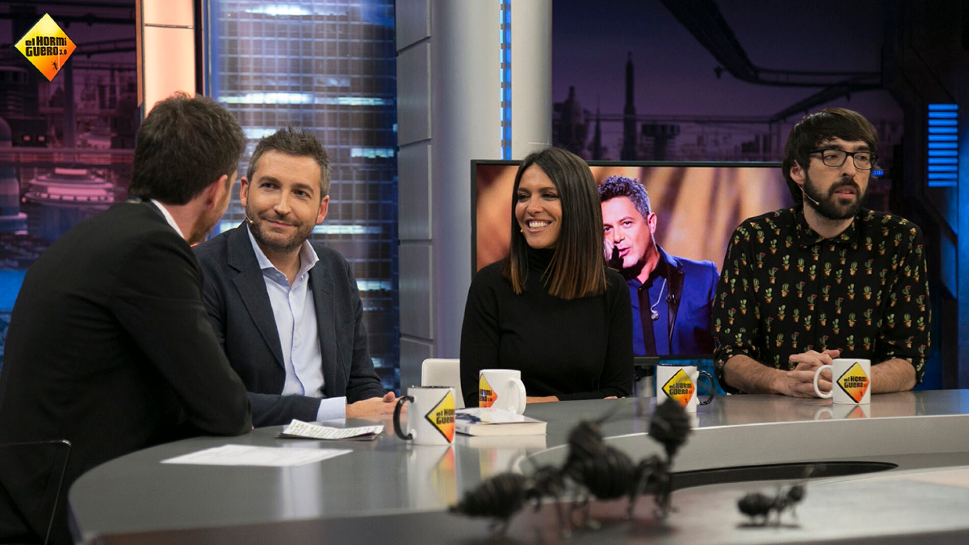 As&iacute; fue el d&iacute;a en que Lorena Castell fingi&oacute; un desmayo en un concierto de Alejandro Sanz para acercarse a &eacute;l