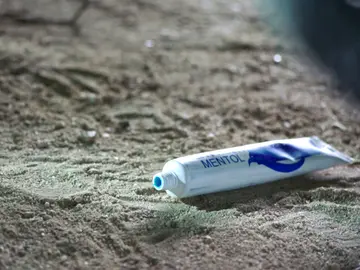 Goma dos, la pasta de dientes que lo vuela todo por los aires Goma dos, la pasta de dientes que lo vuela todo por los aires