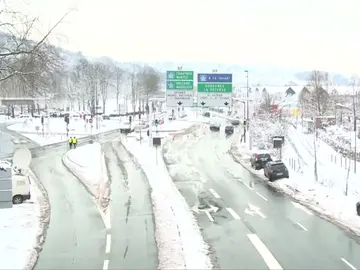 París recomienda no circular en coche por el hielo en las carreteras París recomienda no circular en coche por el hielo en las carreteras