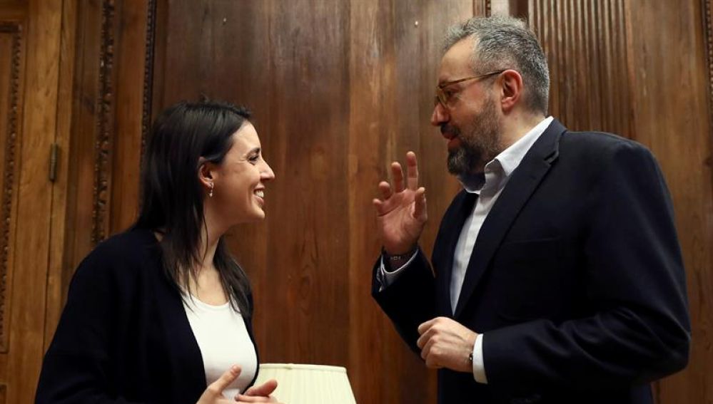 Los portavoces parlamentarios de Ciudadanos y Podemos, Juan Carlos Girauta e Irene Montero