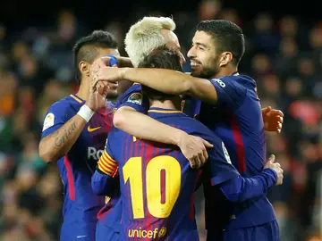 Los jugadores del Barça celebran la victoria Los jugadores del Barça celebran la victoria