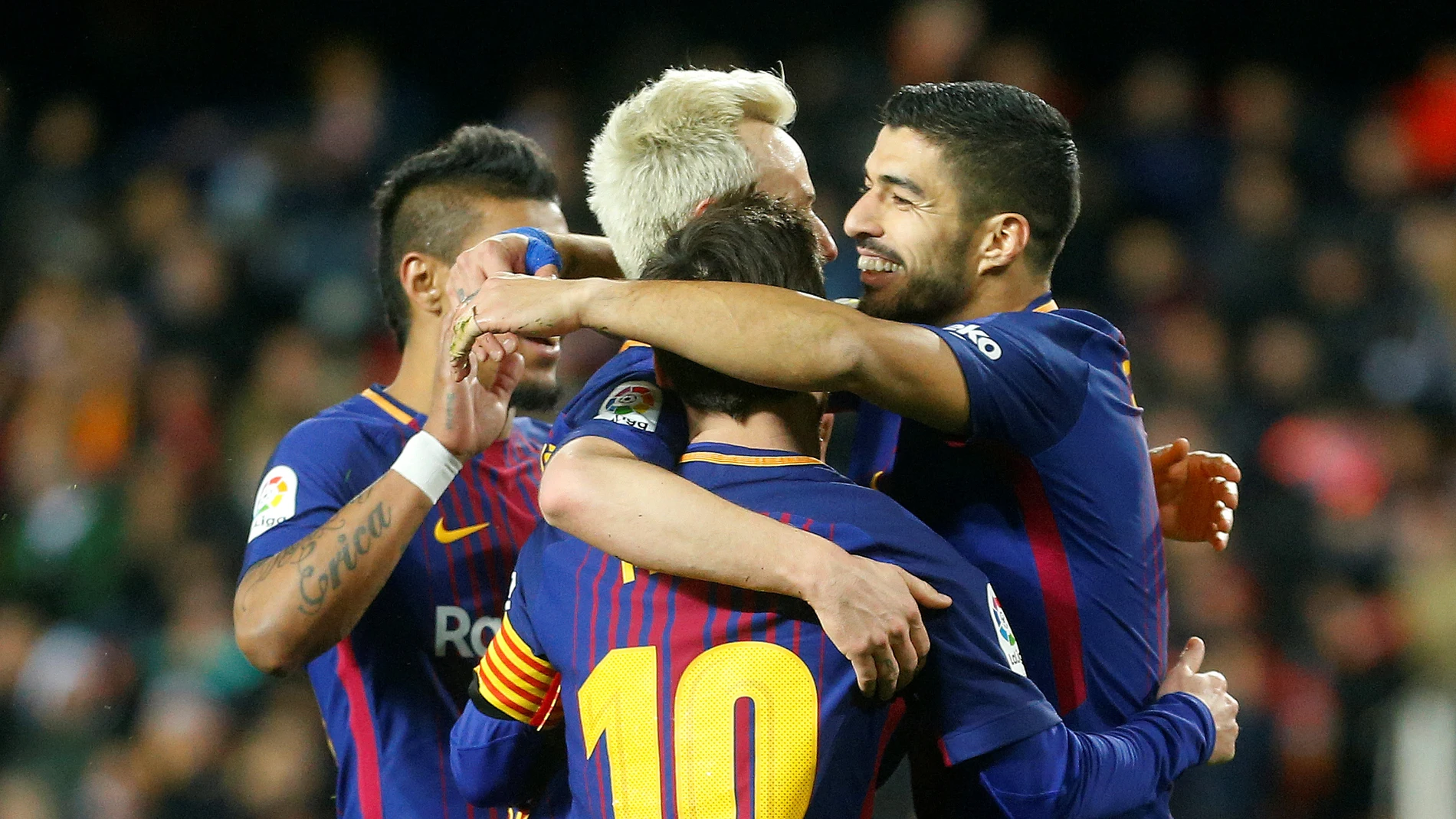 Los jugadores del Barça celebran la victoria Los jugadores del Barça celebran la victoria