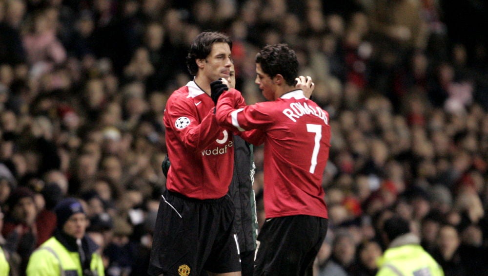 Van Nistelrooy y Cristiano Ronaldo, durante un partido del Manchester United