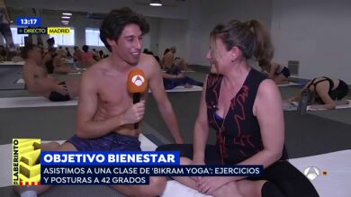Descubrimos en qué consiste el 'Bikram Yoga', una sesión de ejercicios y posturas a 40 grados