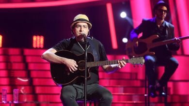 Raúl Pérez se quita el sombrero para sorprender con 'Y sin embargo' como Joaquín Sabina