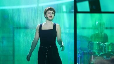 Una soñadora Lucía Gil homenajea a The Cranberries poniéndole voz a 'Dreams'