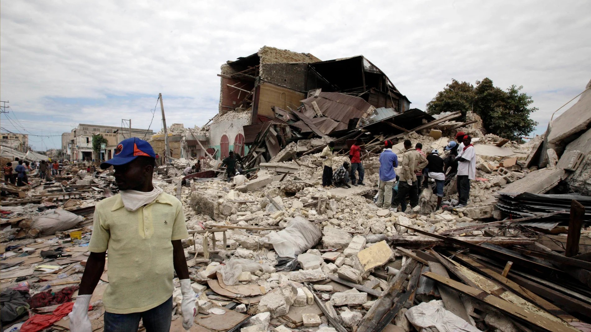 Viviendas destruidas en Haití tras el terremoto de 2010 Viviendas destruidas en Haití tras el terremoto de 2010