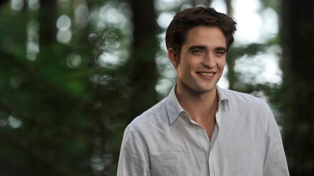 Robert Pattinson como Edward Cullen Robert Pattinson como Edward Cullen