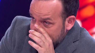 Àngel Llàcer, en un mar de lágrimas con la actuación de Pepa Aniorte como Luz Casal