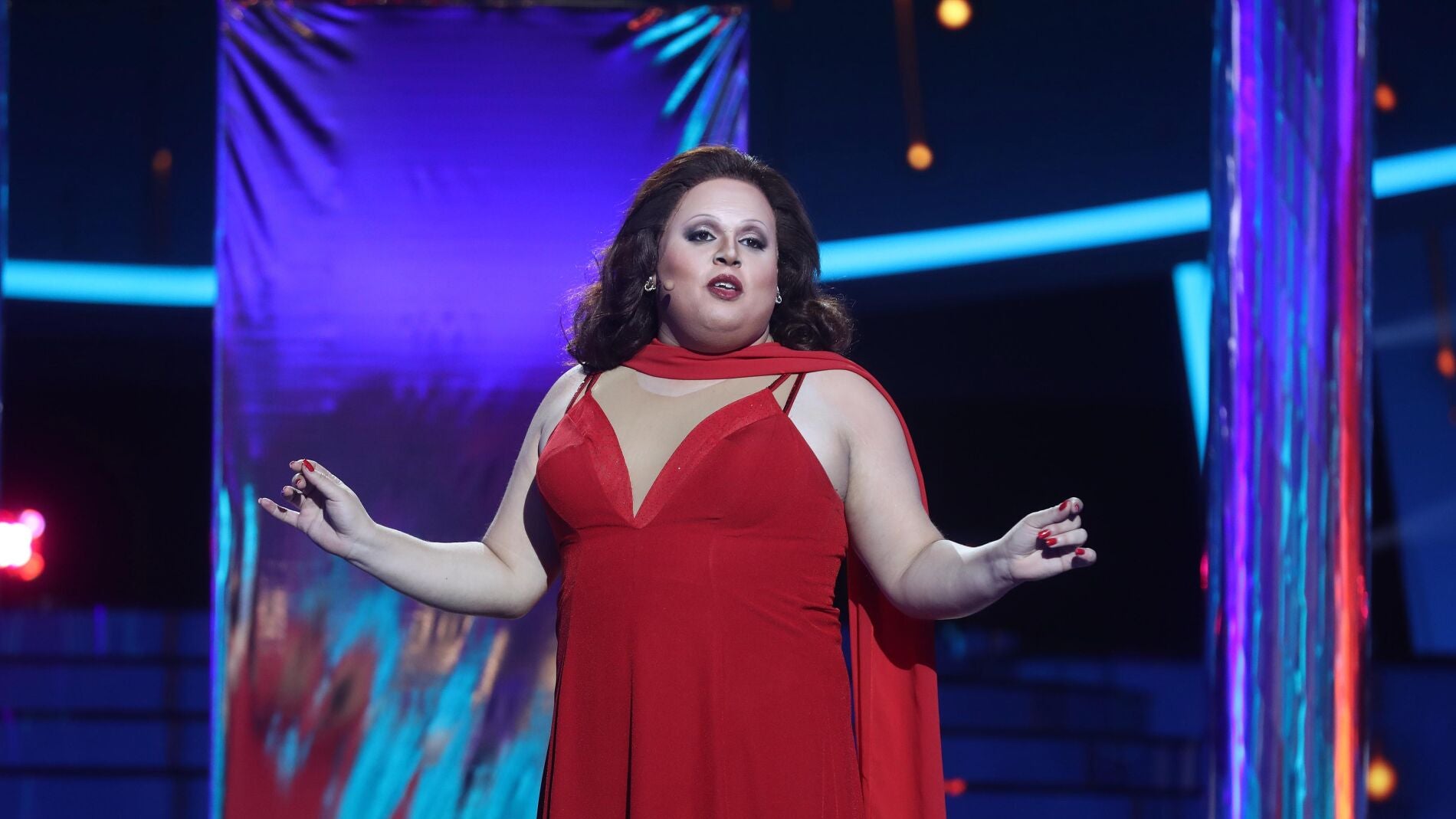 Un impresionante Brays Efe se mete en la piel de Paloma San Basilio en 'La fiesta termin&oacute;'