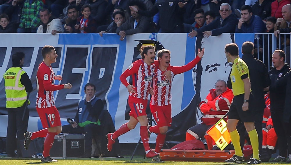 Griezmann celebra el 0-1 ante el Málaga