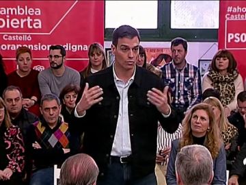 Pedro Sánchez critica que el Gobierno pide a los españoles ahorrar mientras "se pulen la hucha de las pensiones"